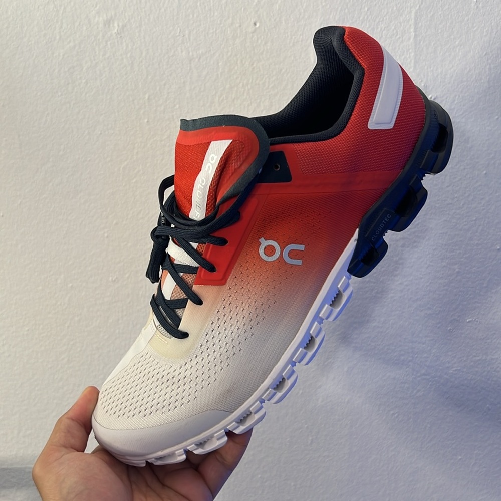 ON Cloudflow sneaker sz12 BRAND NEW - great for running & cross training